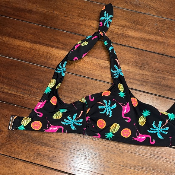 Flamingo & Pineapple Bikini Top Size Small - Picture 7 of 8